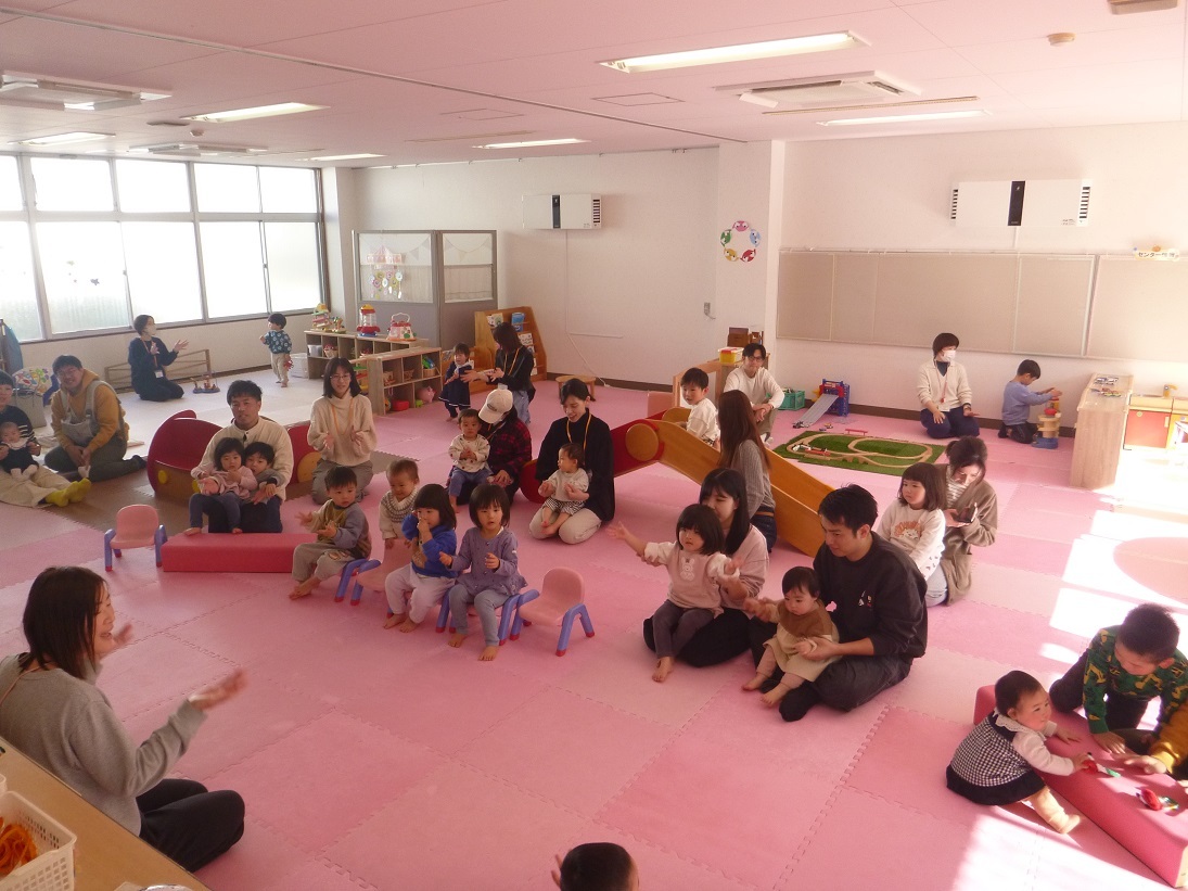 お帰り前の手遊びの様子