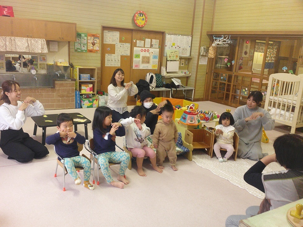 絵本の時間の様子