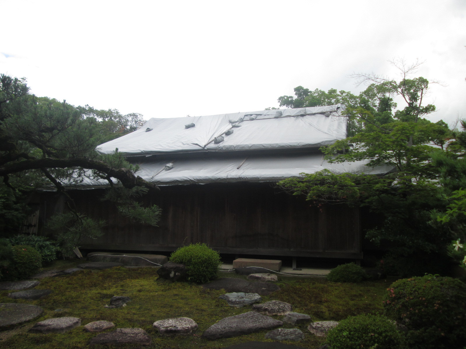 東側から見た書院