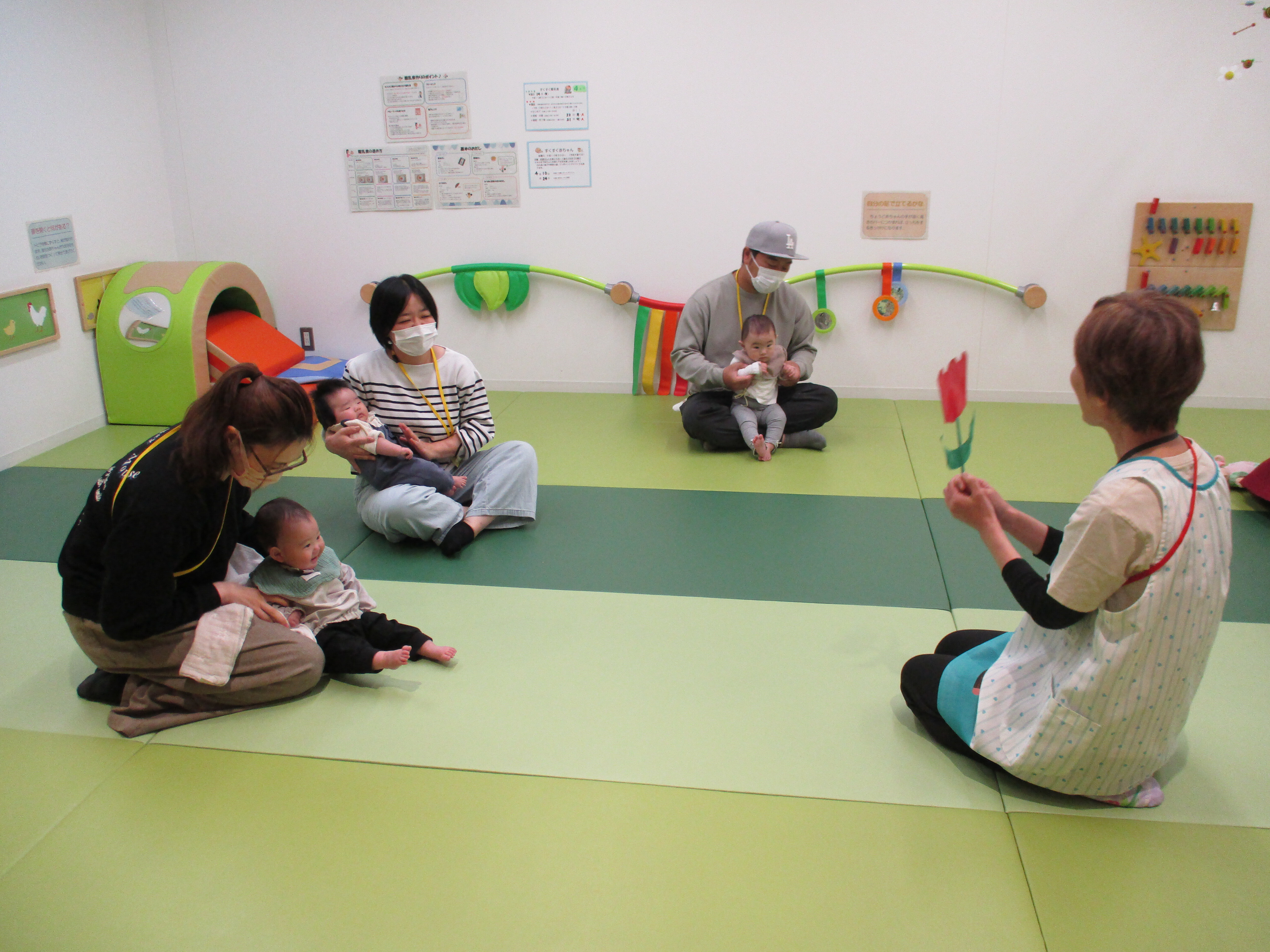 すくすく赤ちゃん交流会の様子