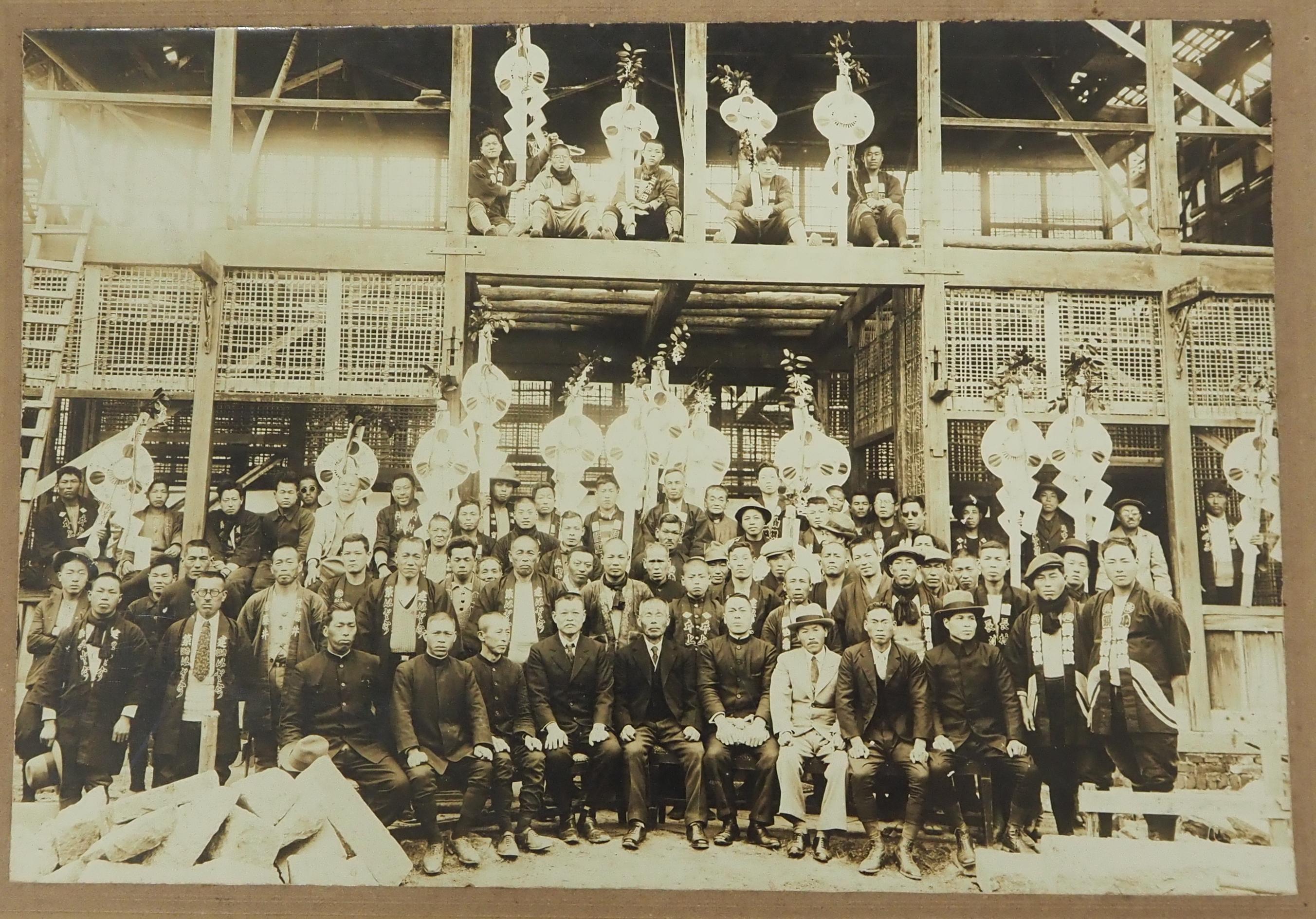 昭和8年の八幡小学校上棟式写真